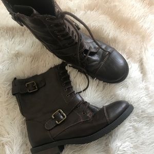 Size 8 barely worn Combat boots